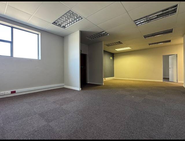 470M² OFFICE TO LET IN WORCESTER CENTRAL